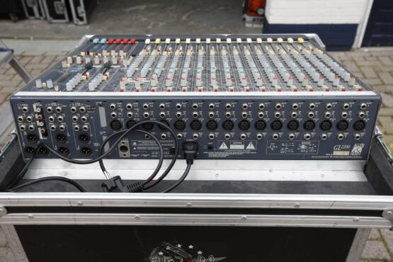 Allen-and-Heath-GL2200-168-naar-4-2_rear