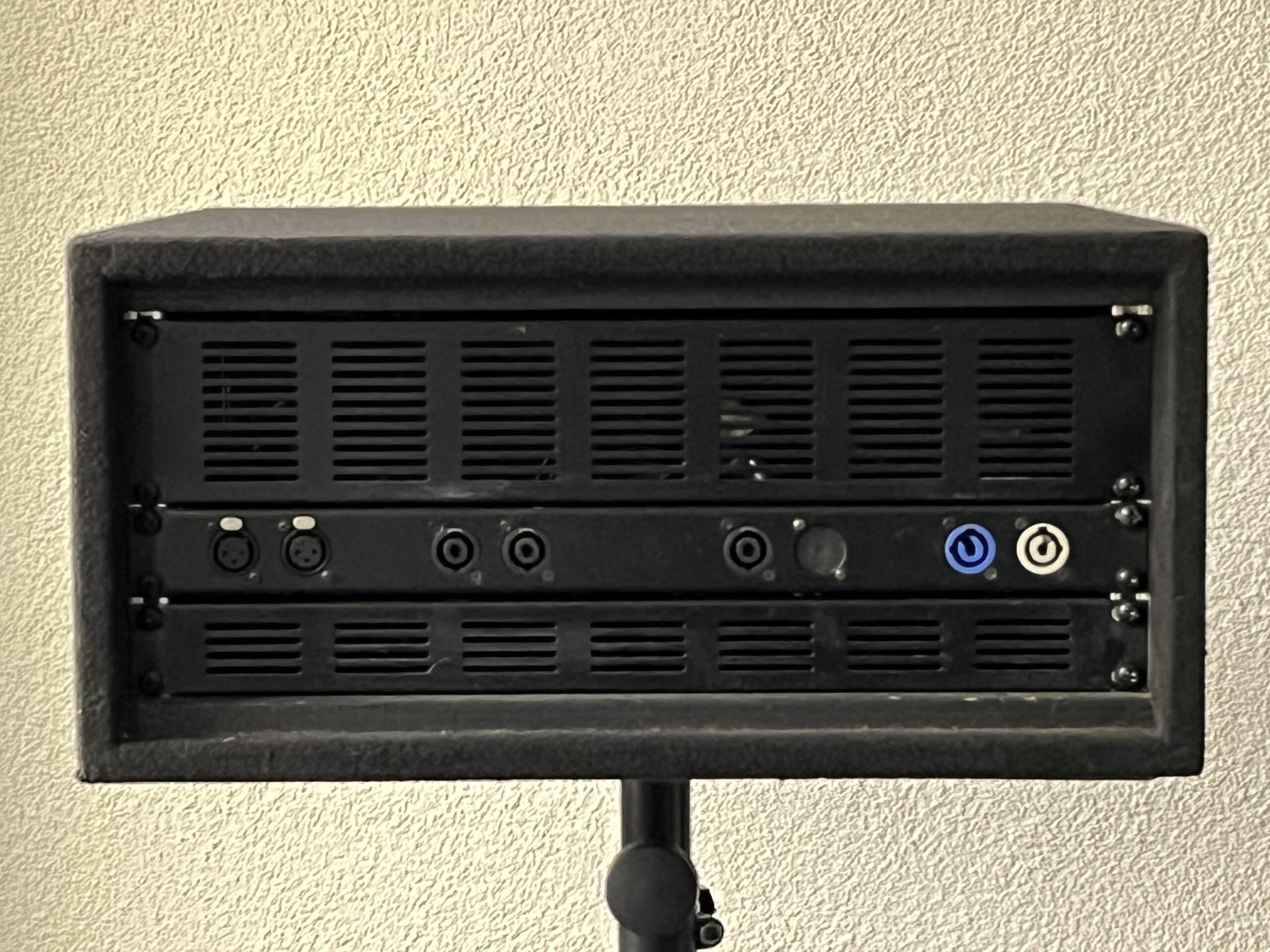 BGW 750C versterker in gestoffeerde case - Afbeelding 2