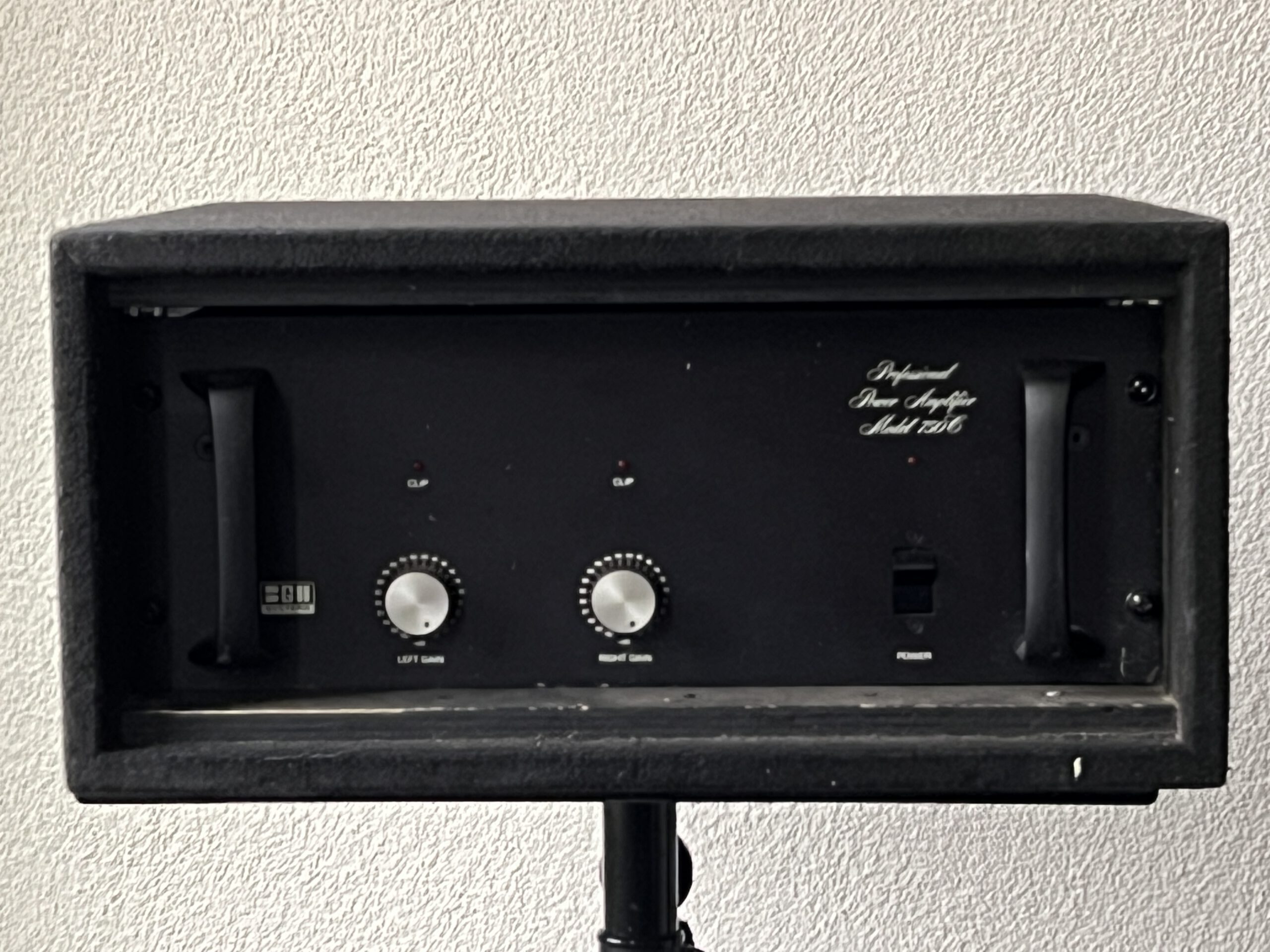 BGW 750C versterker in gestoffeerde case