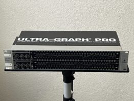 Behringer GEQ 3102 Ultra Graph Pro stereo 31-bands grafische equalizer