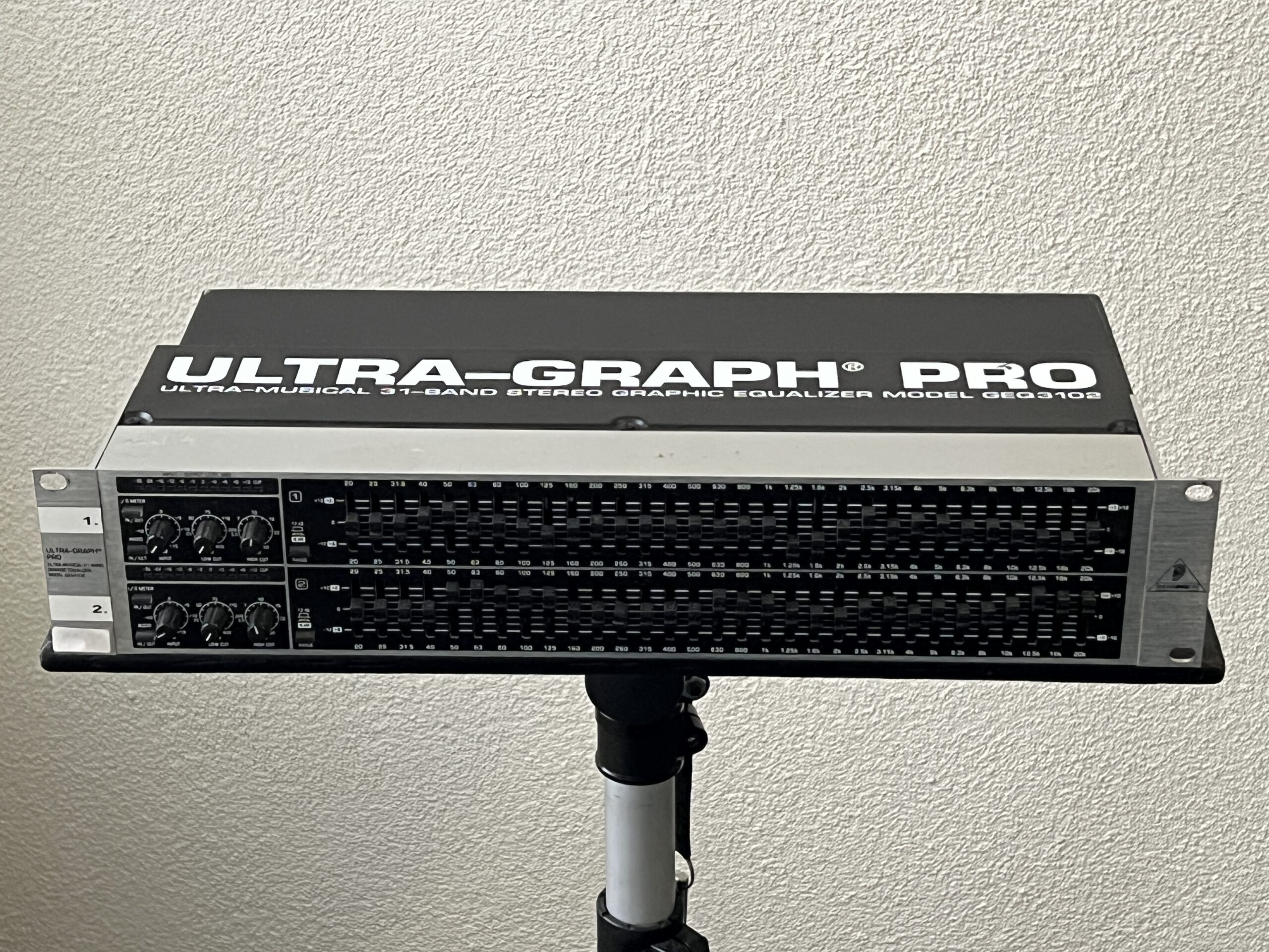 Behringer GEQ 3102 Ultra Graph Pro stereo 31-bands grafische equalizer
