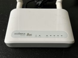 Edimax BR-6428nC router
