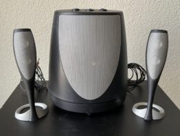 Harman Kardon hifi set 1x sub 2x satelliet