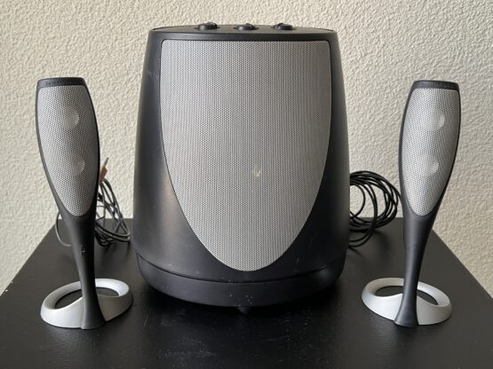 Harman Kardon hifi set 1x sub 2x satelliet