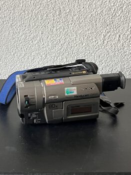 Sony CCD-TRV57E camera met Accu geen Lader