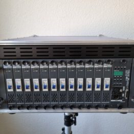 Lite-Puter DX1220D 12 kanaals dimmerpack in blauwe flightcase uitgevoerd met stopcontacten