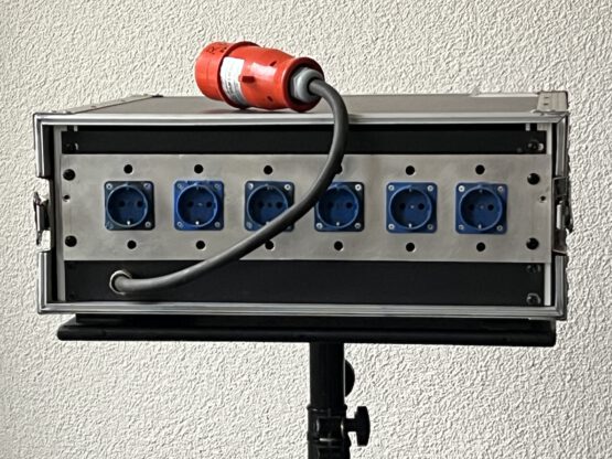 Lite-Puter P625 nr 2 6 kanaals dimmer in flightcase uitgevoerd met stopcontacten - Afbeelding 2