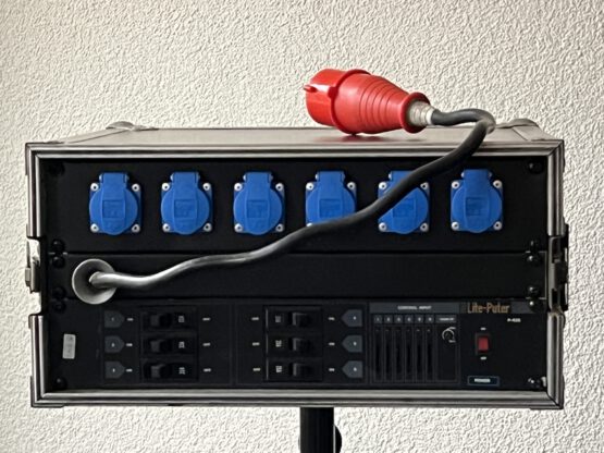 Lite-Puter P625 nr 3, 6 kanaals dimmer in flightcase uitgevoerd met stopcontacten (kopie)