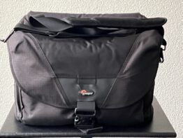Lowepro stealth reporter D650AW cameratas