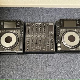 Pioneer set: 1x DJM 800 en 2x CDJ 2000 Nexus