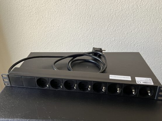 Showtec 19inch main power strip 8