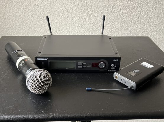 Shure SLX4 ontvanger plus SLX2 hh zender plus SLX1 bodypack
