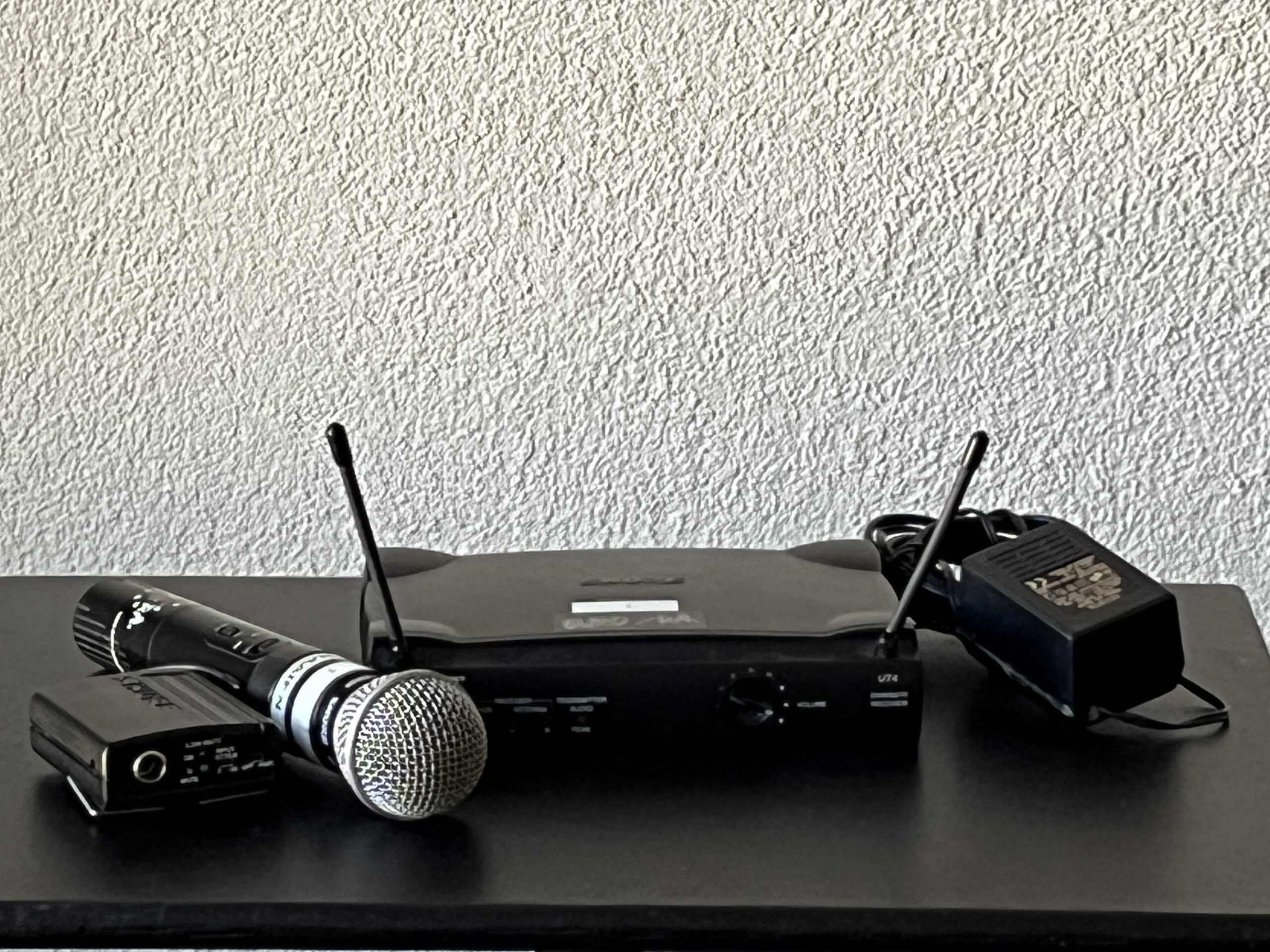 Shure UT4 draadloze microfoon set plus bodypack zender