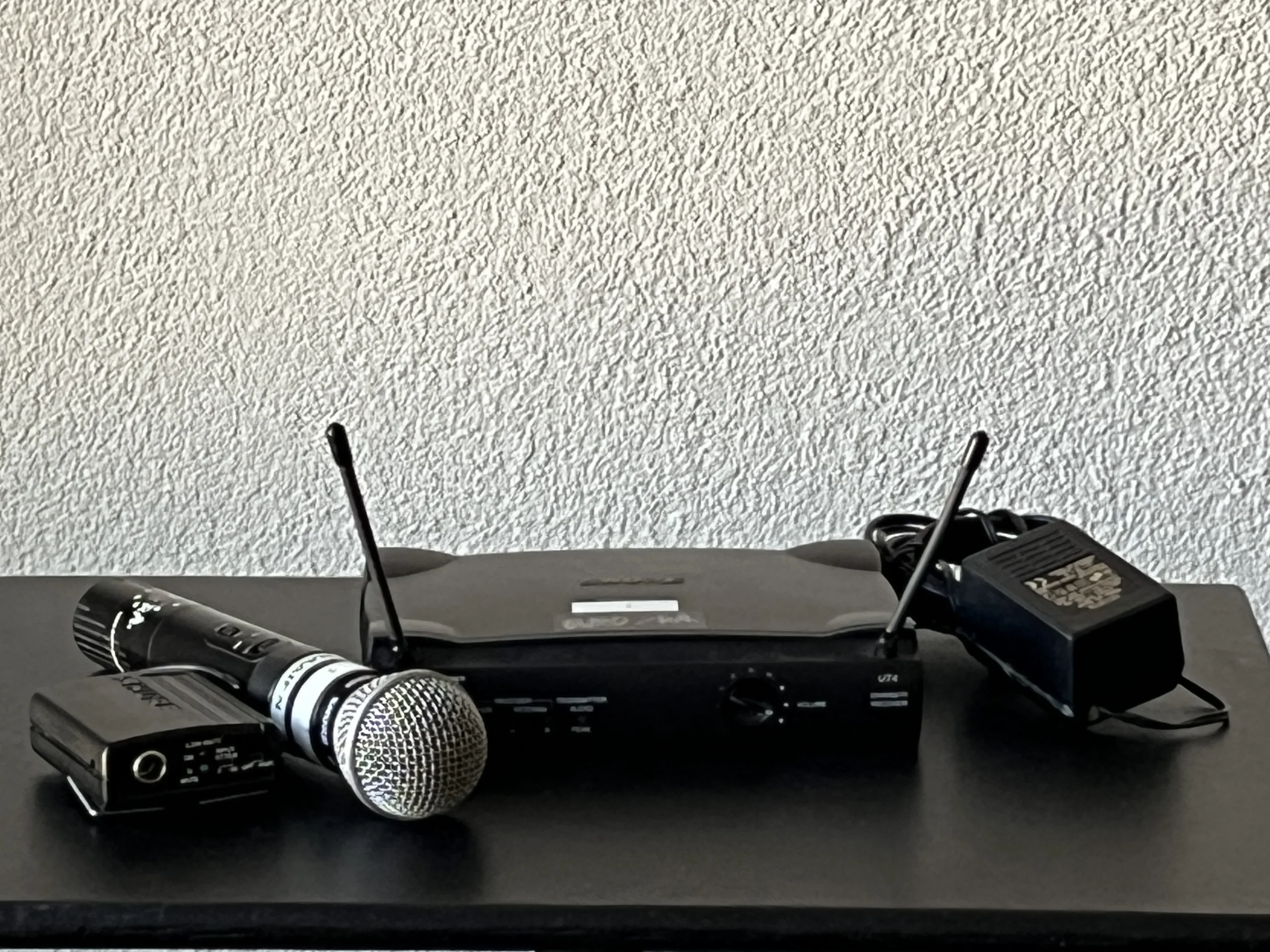 Shure UT4 draadloze microfoon set plus bodypack zender