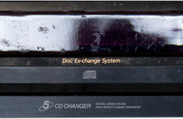 Sony CDP-CE315_W3R7922