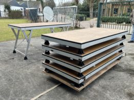 podiumelementen met schaaronderstel, laatste 5 stuks